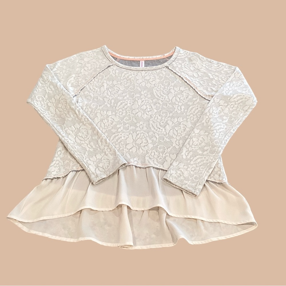 Xhilaration Lace Top, size small 💞